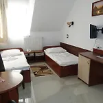 Agat & Hotel 2*